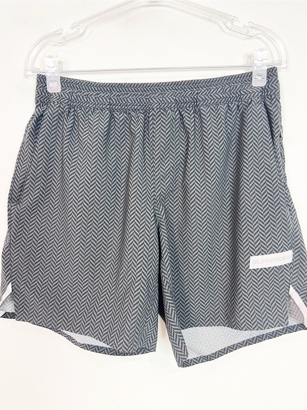 LEGENDS BLACK GRAY HERRINGBONE ELASTIC WAIST ATHLETIC SHORTS MENS SZ MEDIUM